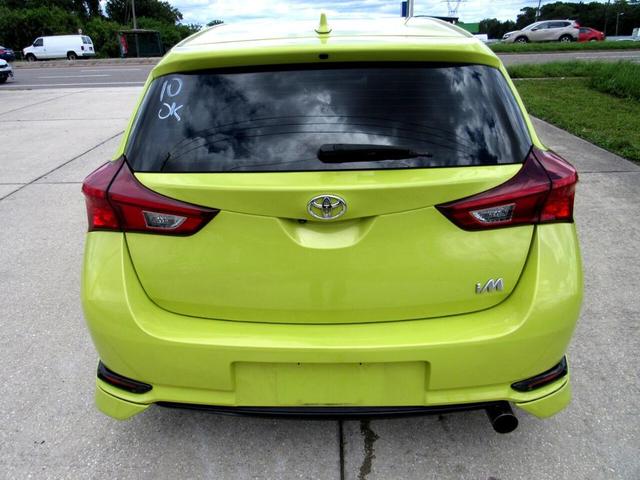Photo of 2017 Green Toyota Corolla iM
