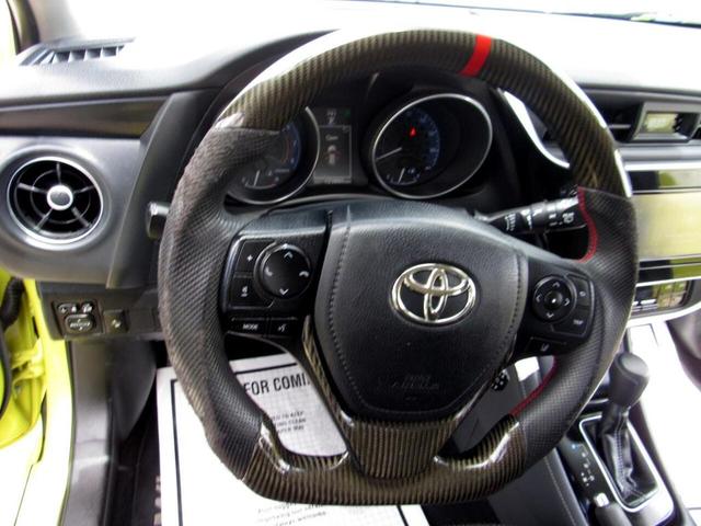 Photo of 2017 Green Toyota Corolla iM