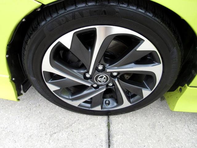 Photo of 2017 Green Toyota Corolla iM