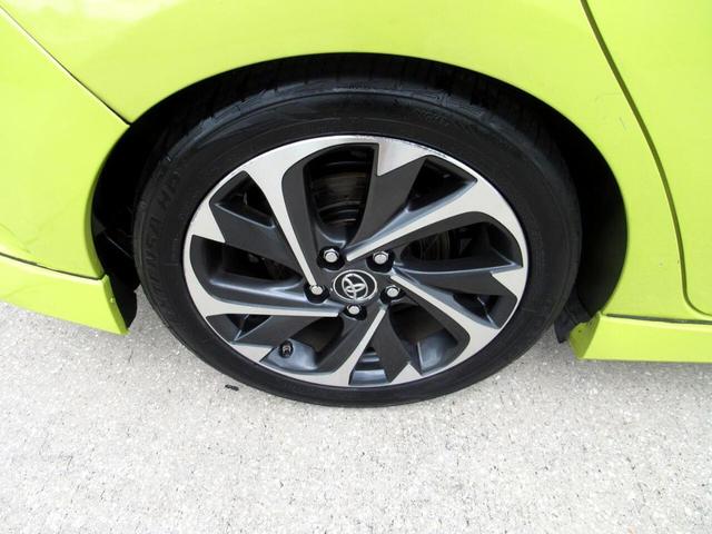 Photo of 2017 Green Toyota Corolla iM