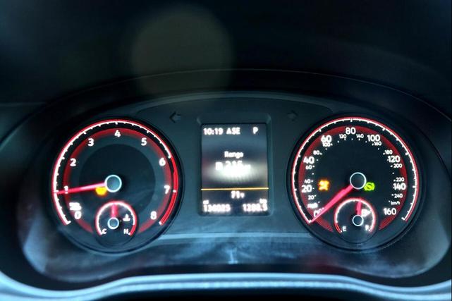 Photo of 2021 Pure White Volkswagen Passat