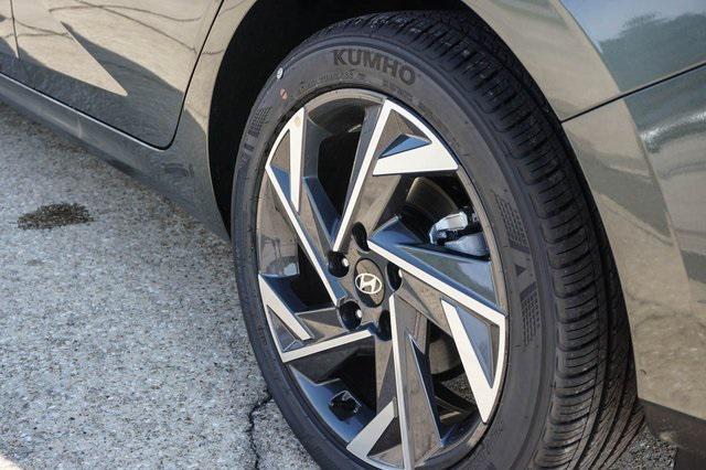 Photo of 2025 Amazon Gray Hyundai ELANTRA