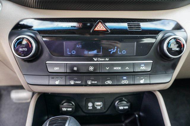 Photo of 2020 Winter White Hyundai TUCSON