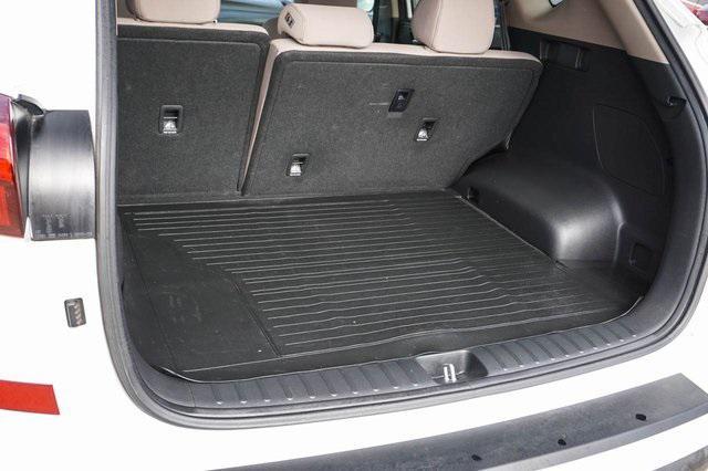 Photo of 2020 Winter White Hyundai TUCSON