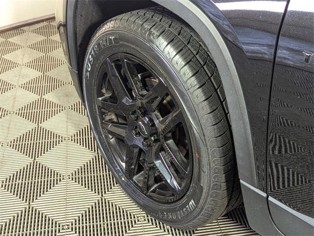Photo of 2020 Mosaic Black Metallic Chevrolet Traverse