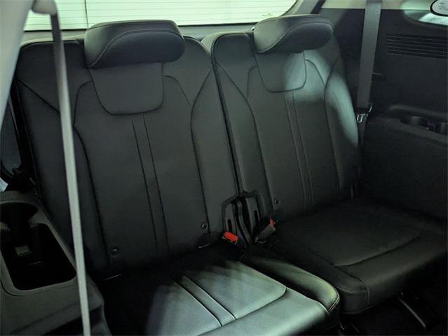 Photo of 2021 Gravity Grey Kia Sorento