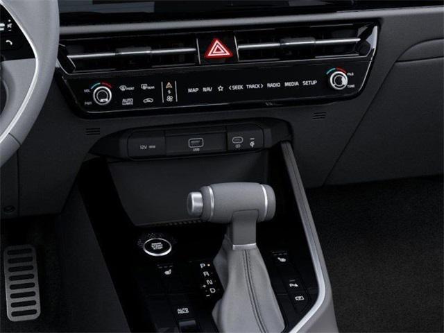 Photo of 2025 Snow White Pearl Kia Niro
