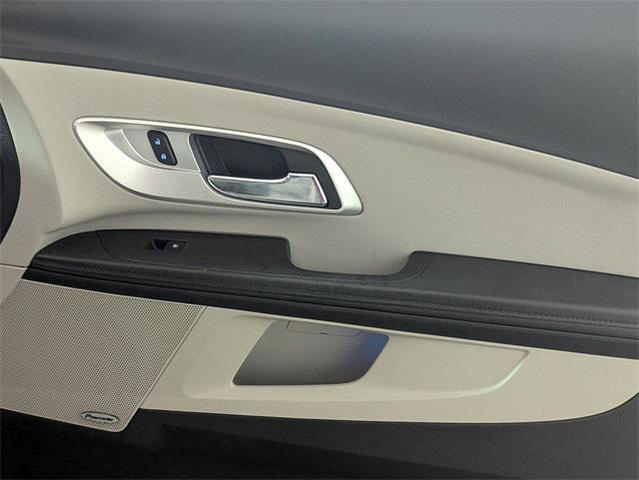 Photo of 2017 Summit White Chevrolet Equinox