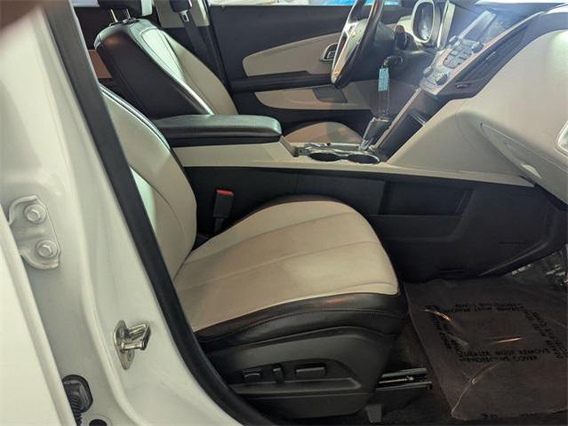 Photo of 2017 Summit White Chevrolet Equinox
