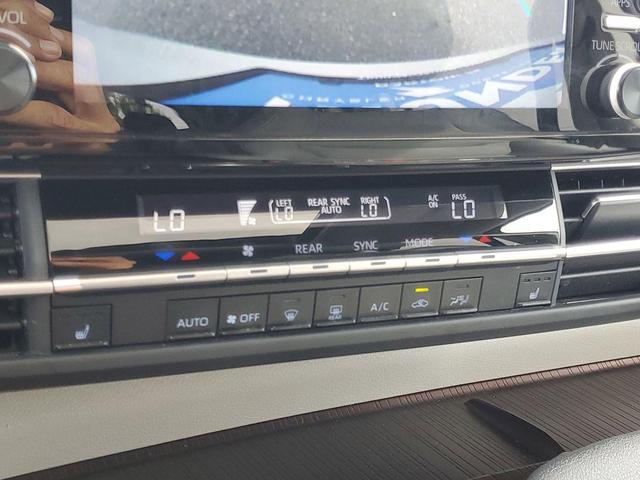 Photo of 2023 Pear Toyota Sienna
