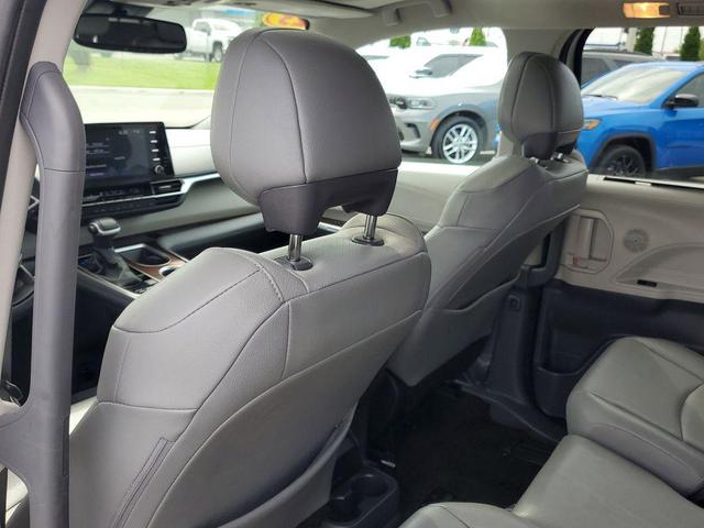 Photo of 2023 Pear Toyota Sienna