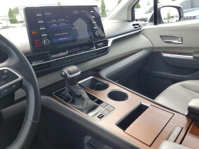 Photo of 2023 Pear Toyota Sienna
