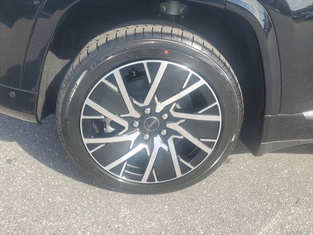 Photo of 2025 Diamond Black Crystal Pearlcoat Jeep Wagoneer S