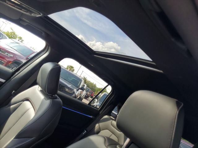 Photo of 2025 Diamond Black Crystal Pearlcoat Jeep Wagoneer S