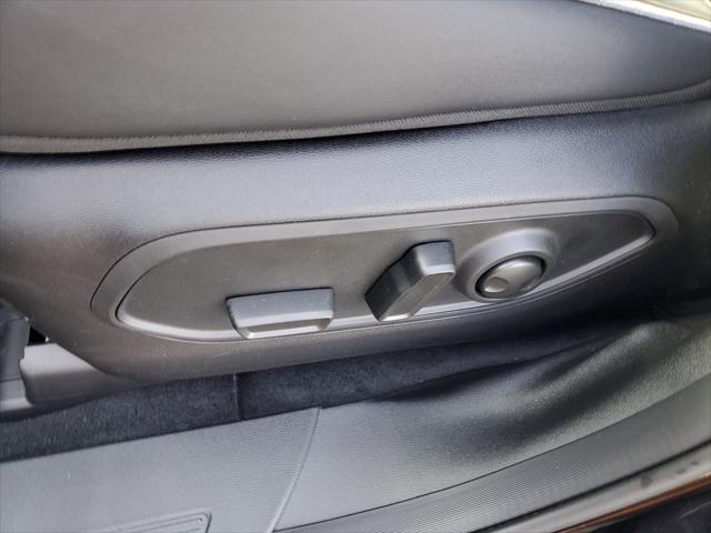 Photo of 2025 Diamond Black Crystal Pearlcoat Jeep Wagoneer S