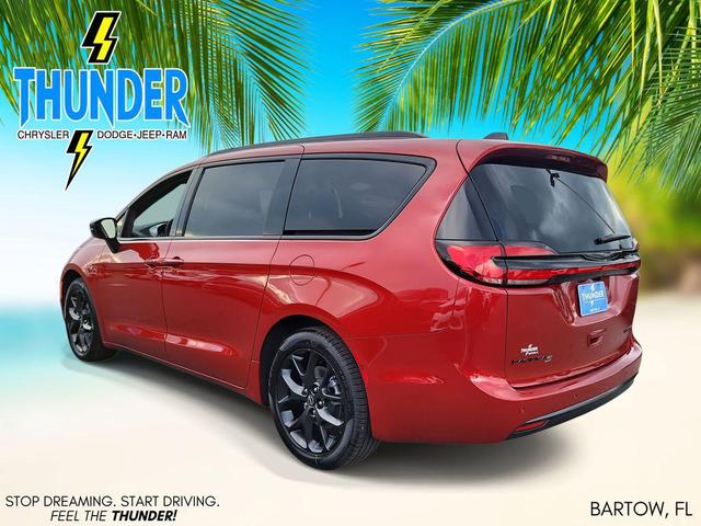 Photo of 2026 Pr6 Chrysler Pacifica
