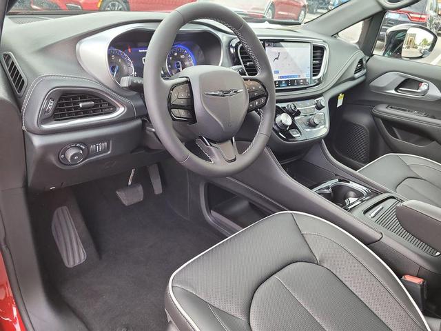 Photo of 2026 Pr6 Chrysler Pacifica