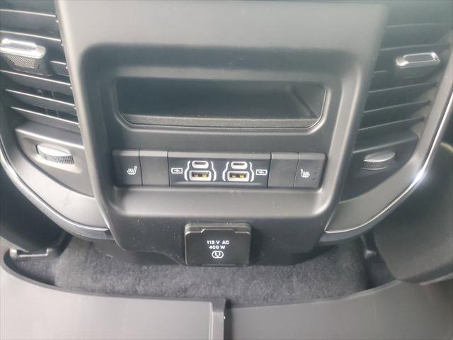 Photo of 2025 Ivory White Tri-Coat Pearlcoat RAM 1500