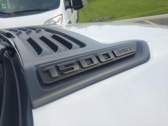 Photo of 2025 Ivory White Tri-Coat Pearlcoat RAM 1500