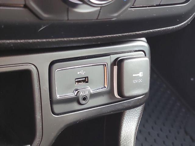 Photo of 2021 Black Clearcoat Jeep Renegade