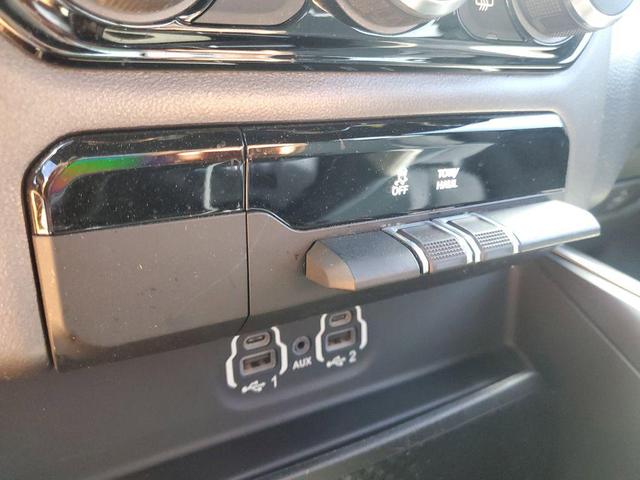 Photo of 2021 Diamond Black Crystal Pearlcoat RAM 1500