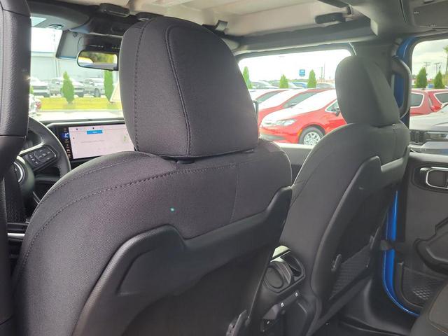 Photo of 2025 Hydro Blue Pearlcoat Jeep Gladiator