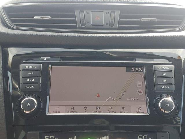 Photo of 2018 Glacier White Nissan Rogue