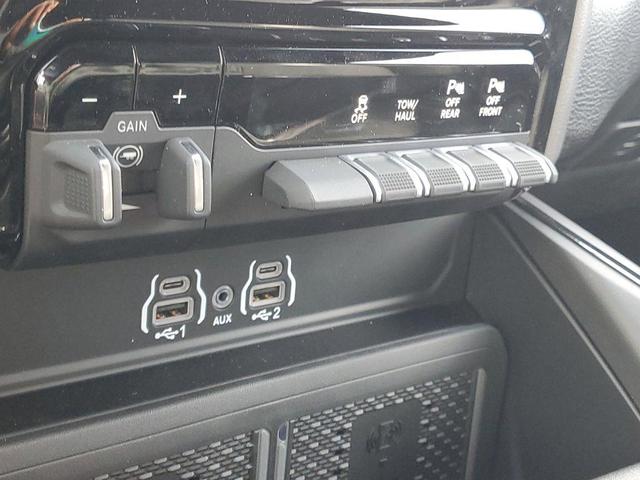Photo of 2025 Bright White Clearcoat RAM 2500