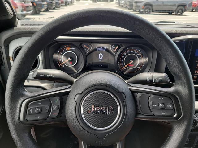 Photo of 2025 Bright White Clearcoat Jeep Wrangler