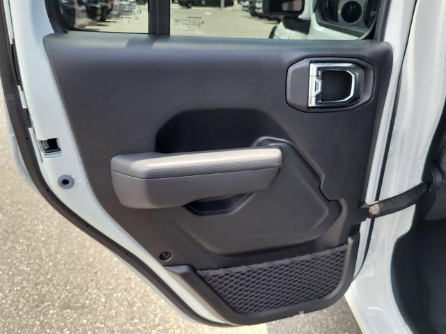 Photo of 2025 Bright White Clearcoat Jeep Wrangler