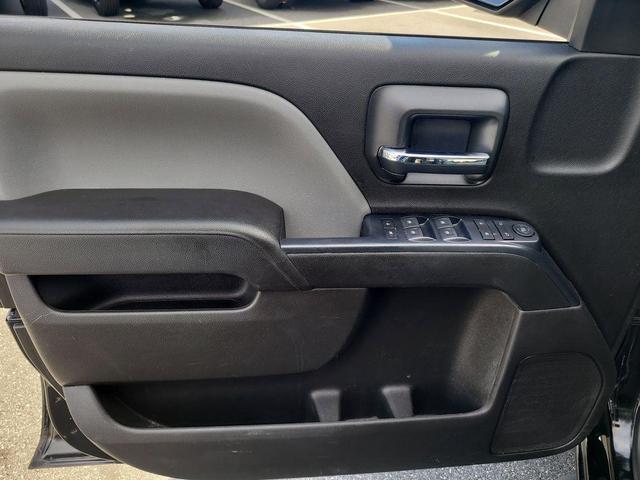 Photo of 2018 Black Chevrolet Silverado 1500