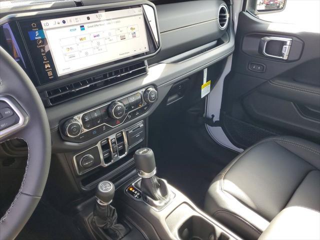 Photo of 2025 Bright White Clearcoat Jeep Wrangler 4xe