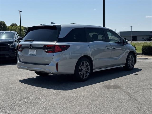 Photo of 2025 Silver Metallic Honda Odyssey