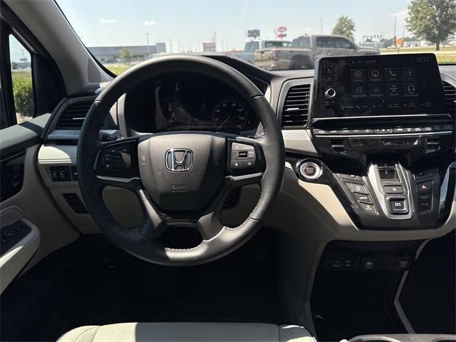 Photo of 2025 Silver Metallic Honda Odyssey