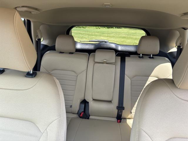 Photo of 2024 Green Metallic Ford Edge