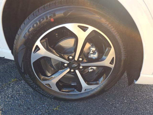 Photo of 2024 Star White Metallic Tri-Coat Ford Escape