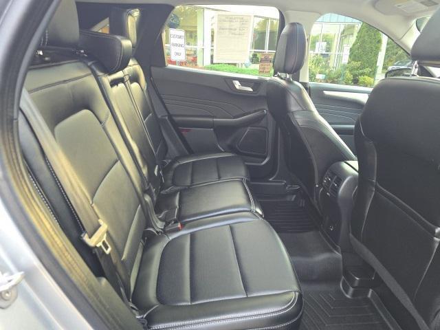Photo of 2022 Iconic Silver Metallic Ford Escape