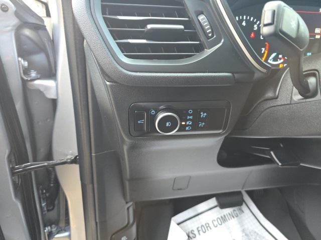 Photo of 2022 Iconic Silver Metallic Ford Escape