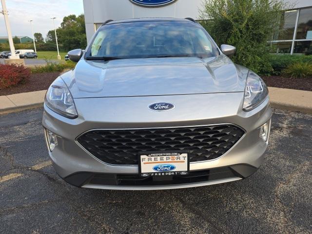 Photo of 2022 Iconic Silver Metallic Ford Escape