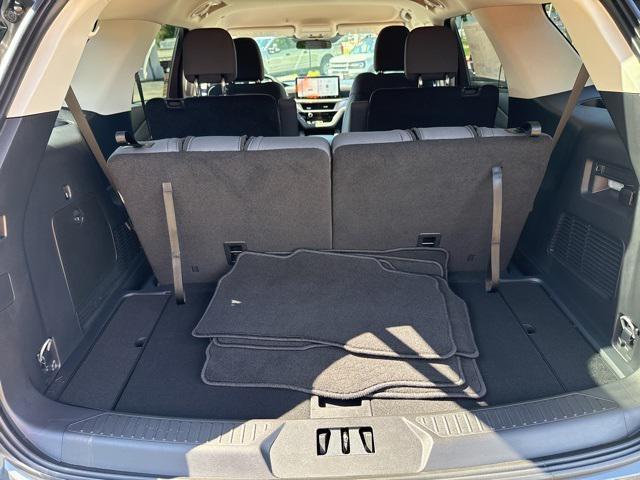 Photo of 2025 Carbonized Gray Metallic Ford Explorer