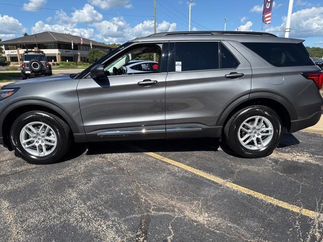 Photo of 2025 Carbonized Gray Metallic Ford Explorer
