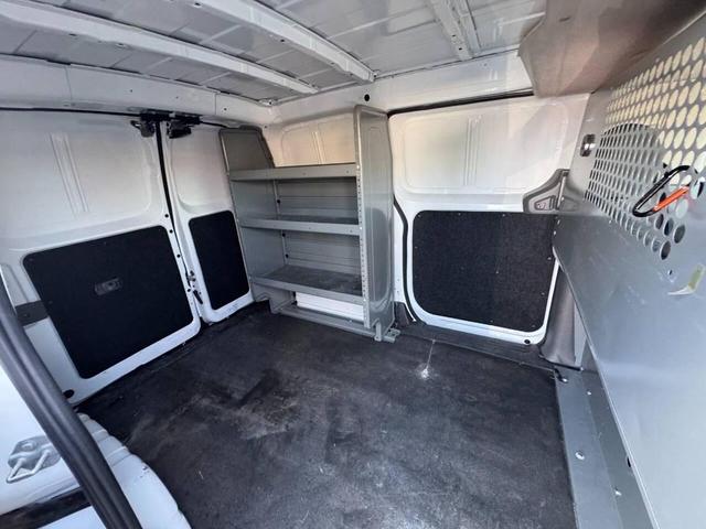 Photo of 2018 White Nissan NV200