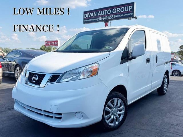 Photo of 2018 White Nissan NV200