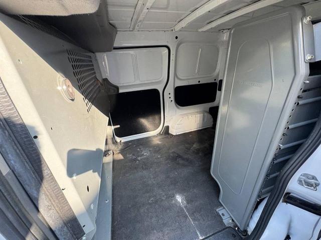 Photo of 2018 White Nissan NV200