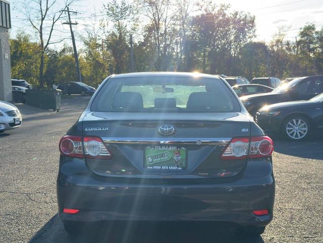 Photo of 2012 Magnetic Gray Metallic Toyota Corolla