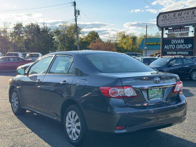 Photo of 2012 Magnetic Gray Metallic Toyota Corolla