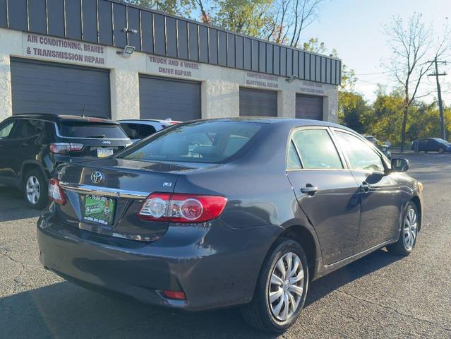 Photo of 2012 Magnetic Gray Metallic Toyota Corolla