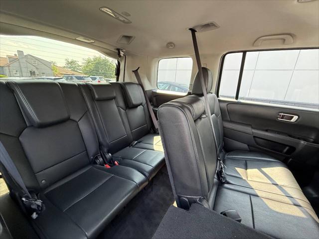 Photo of 2013 Gray Honda Pilot