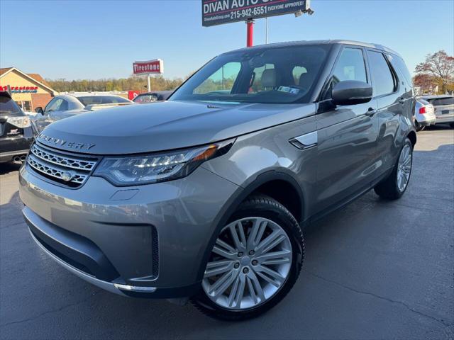 Photo of 2017 Gray Land Rover Discovery