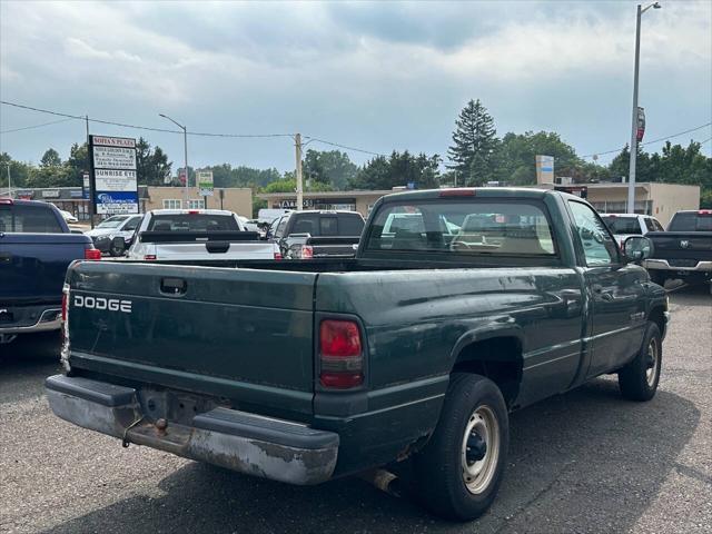 Photo of 2001 Green Dodge Ram 1500